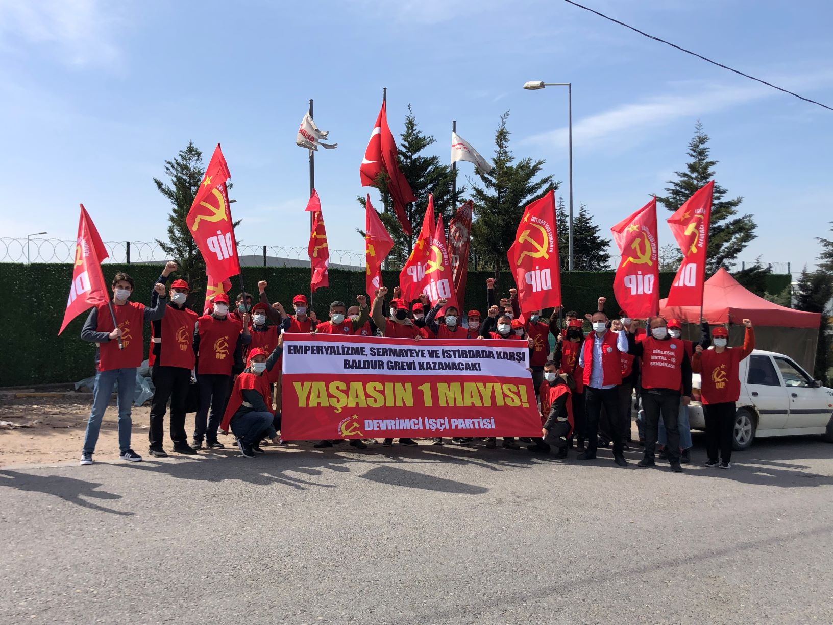 Baldur grev çadırında 1 Mayıs çağrısı: Emperyalizme, sermayeye ve istibdada karşı işçiler kazanacak!     