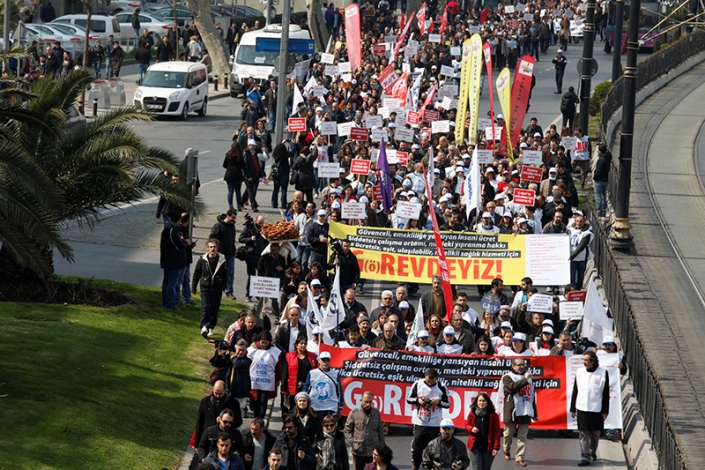 Sağlık emekçileri g(ö)revde: Kazanım için birlikte mücadele şart!