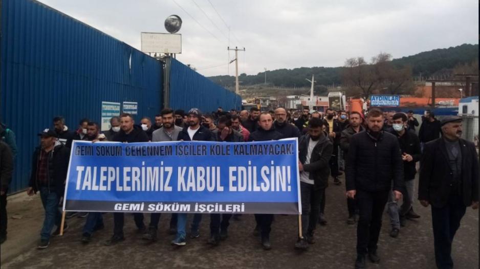 Asgari ücret zammından sonra özellikle Ocak Şubat dönemi işçi sınıfı mücadeleleri açısından bir yükselişe sahne oldu. Bu dönem şirketlerin kendi zamlarını açıkladıkları aylar olduğu için, işçiler üretimden gelen güçlerini kullanarak patronlarla ücret pazarlığına girişti, bir bilek güreşine tutuştu. Günler içinde dalgalar halinde eylemler farklı sektörlere yayıldı. Çünkü işçi sınıfı içinde farklı bölükler birbirinden görüyor, birbirinin deneyiminden öğreniyor. Bir fabrikada, işyerinde patronlar düşük zamlarl