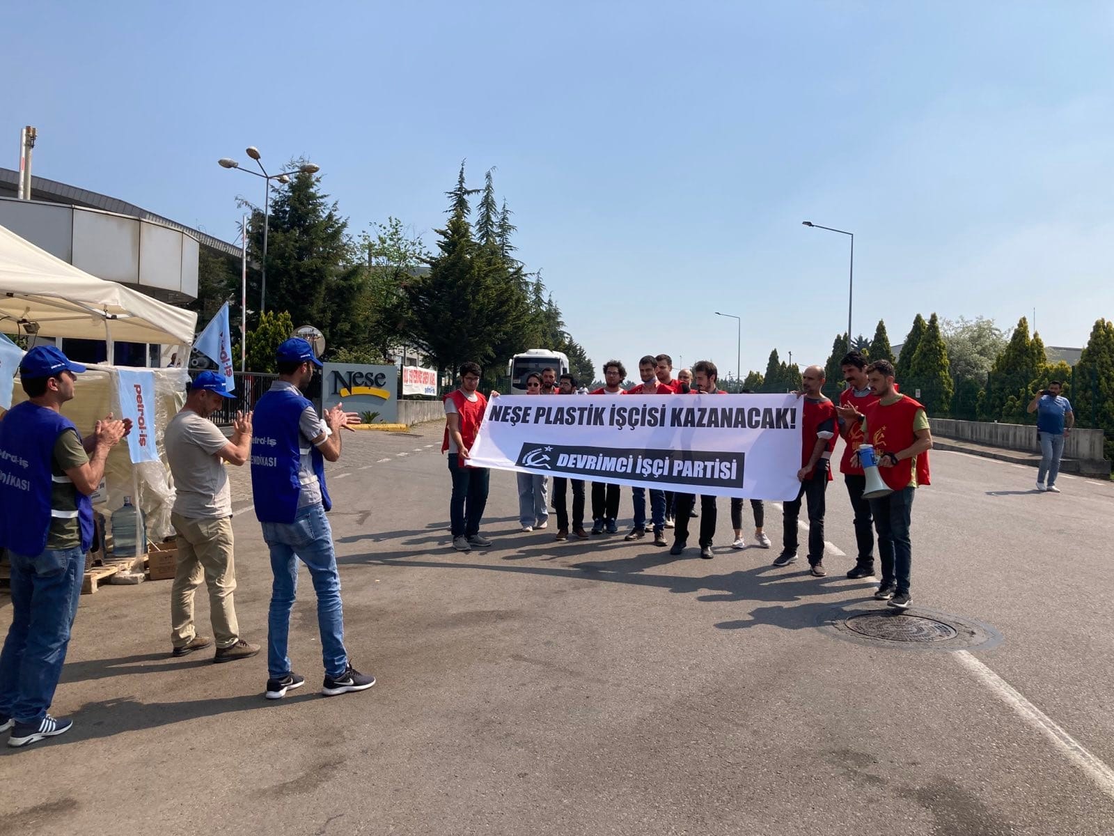 Neşe Plastik işçisi hak verilmez alınır dedi, şalteri indirdi!