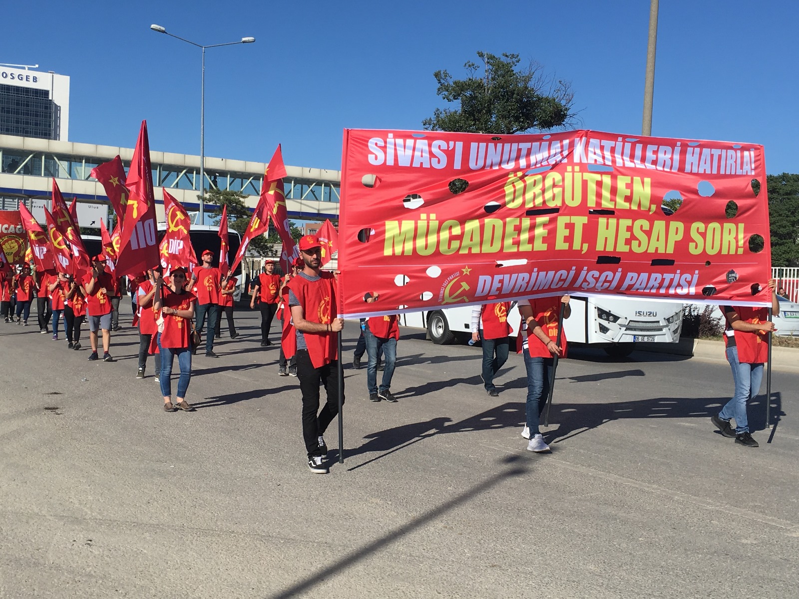 Sivas’ın hesabını sormak için örgütlen! Yeni katliamları engellemek için kardeş kavgasına karşı sınıf kavgası! 